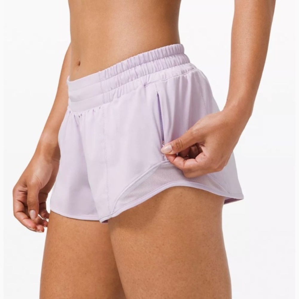 lululemon Hot Hot Shorts // 2.5" // Size 4// Lavender